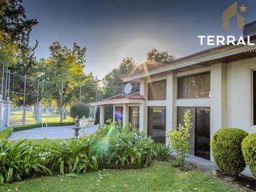 Casa en Venta en Club Campestre de Queretaro en La Isla frente al campo de golf