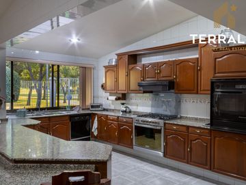 Casa en Venta en Club Campestre de Queretaro en La Isla frente al campo de golf