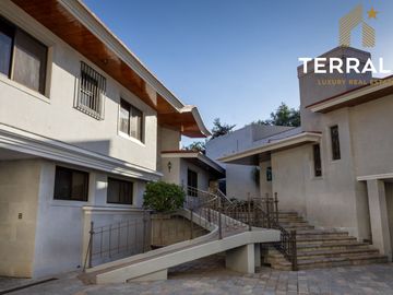 Casa en Venta en Club Campestre de Queretaro en La Isla frente al campo de golf