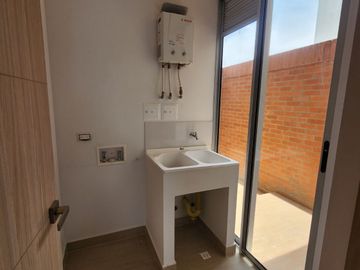 APARTAMENTO 101-C-CONJUNTO RESIDENCIAL CRISTALES WEST VIEW I