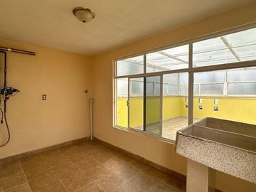 CASA EN VENTA, EN METEPEC, COL. IZCALLI CUAUHTEMOC II, ESTADO DE MEXICO