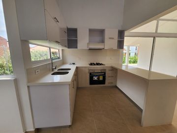 CASA SENDEROS DE LA MORADA II -VILAS CLUB No 13