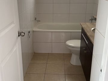 GRAN OPORTUNIDAD , CASA EN SECTOR LAGUNA DEL SOL , PADRE HURTADO