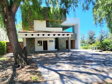 CASA GREGORIO BALVANERA