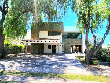 CASA GREGORIO BALVANERA