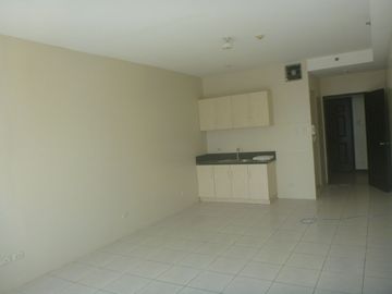FOR SALE/LEASE - Unit in Malate Bayview Mansion, Malate, Manila
