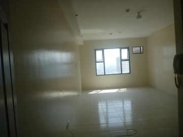 FOR SALE/LEASE - Unit in Malate Bayview Mansion, Malate, Manila