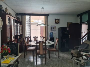 Rumah Dijual di Jl. Kramat Jakpus, Lokasi Bagus