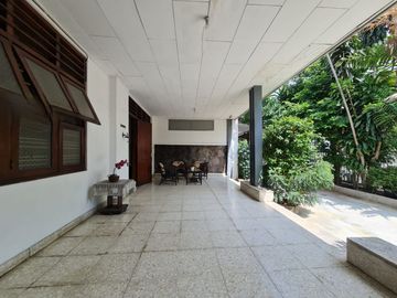 Rumah Dijual di Jl. Kramat Jakpus, Lokasi Bagus