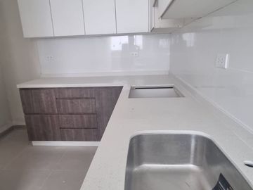 EXCELENTE FLAT MINIMALISTA CON TERRAZA SOCIAL Y LINDOS ACABADOS EN CERRO COLORADO. NO PAGA ALCABALA