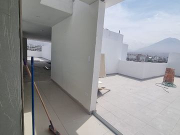 EXCELENTE FLAT MINIMALISTA CON TERRAZA SOCIAL Y LINDOS ACABADOS EN CERRO COLORADO. NO PAGA ALCABALA