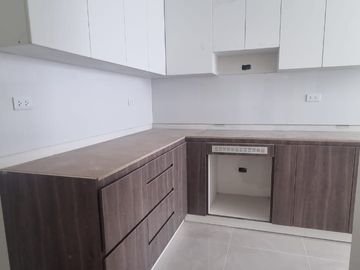 EXCELENTE FLAT MINIMALISTA CON TERRAZA SOCIAL Y LINDOS ACABADOS EN CERRO COLORADO. NO PAGA ALCABALA