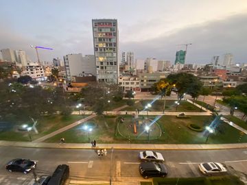 🏡 ¡Vive En La Tranquilidad De Pueblo Libre En Un Moderno Departamento Con Vista Al Parque! 🌳