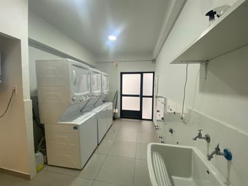 🏡 ¡Vive En La Tranquilidad De Pueblo Libre En Un Moderno Departamento Con Vista Al Parque! 🌳