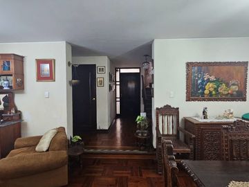 VENDO CASA URB. LAS MAGNOLIAS SURCO FRENTE A PARQUE