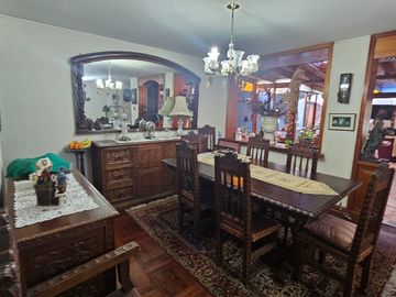 VENDO CASA URB. LAS MAGNOLIAS SURCO FRENTE A PARQUE