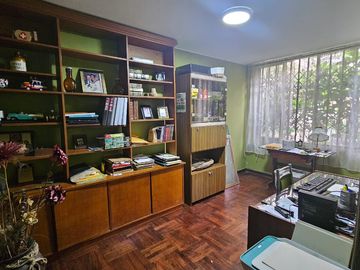 VENDO CASA URB. LAS MAGNOLIAS SURCO FRENTE A PARQUE