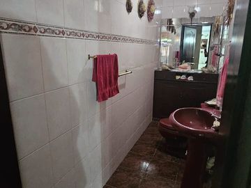 VENDO CASA URB. LAS MAGNOLIAS SURCO FRENTE A PARQUE