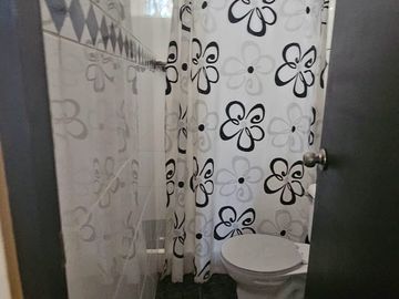 VENDO CASA URB. LAS MAGNOLIAS SURCO FRENTE A PARQUE