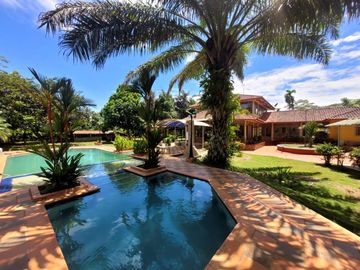 CASA CAMPESTRE EN CONDOMINIO EXCLUSIVO