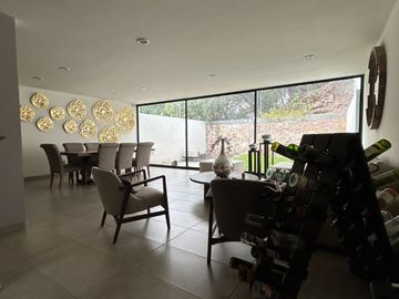 VENTA DE CASA EN FRACCIONAMIENTO CON ALTA PLUSVALIA EN BARRANCA DEL REFUGIO