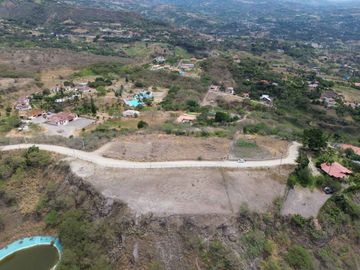 TERRENO EN VENTA EN YUNGUILLA 1000M2 SECTOR PUERES