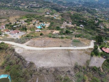 TERRENO EN VENTA EN YUNGUILLA 1000M2 SECTOR PUERES