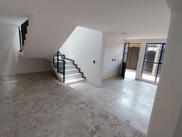 BONITA CASA EN EXCELENTE UBICACION