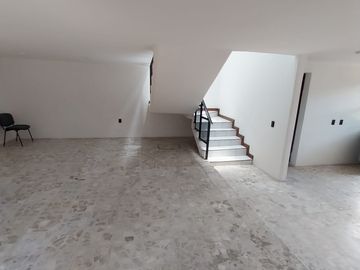 BONITA CASA EN EXCELENTE UBICACION