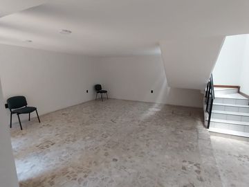 BONITA CASA EN EXCELENTE UBICACION