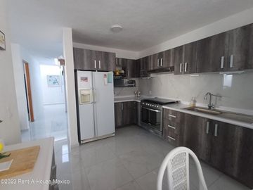 Casa de tres recámaras en una planta en venta en Apaseo el Grande colindando con Querétaro, Guanajuato
