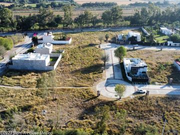 Casa de tres recámaras en una planta en venta en Apaseo el Grande colindando con Querétaro, Guanajuato