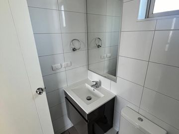 ¡Deptos Semi Nuevos! Pisos: 13-16-19-21-22. (2D-1B-1E-1BD) Estación Central.