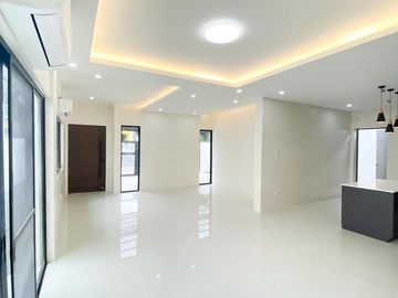 For Sale Semi-Furnished Spacious Bungalow Detached House in Better Living Parañaque City