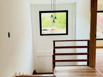 Amplia y lujosa villa por estrenar en exclusiva urbanización privada en Challuabamba