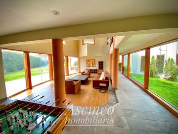 Ocasión!! Venta Casa de Ensueño con amplios Jardines, Piscina y Bungalow en Urb. San Fernando de Pachacamac
