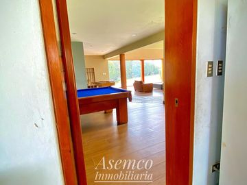 Ocasión!! Venta Casa de Ensueño con amplios Jardines, Piscina y Bungalow en Urb. San Fernando de Pachacamac