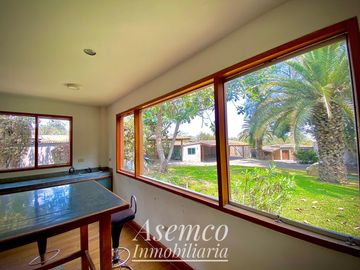 Ocasión!! Venta Casa de Ensueño con amplios Jardines, Piscina y Bungalow en Urb. San Fernando de Pachacamac