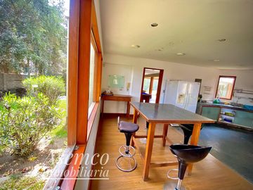 Ocasión!! Venta Casa de Ensueño con amplios Jardines, Piscina y Bungalow en Urb. San Fernando de Pachacamac
