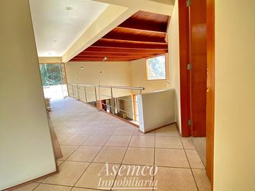 Ocasión!! Venta Casa de Ensueño con amplios Jardines, Piscina y Bungalow en Urb. San Fernando de Pachacamac