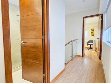 VENDO DUPLEX EN URB. COUNTRY CLUB, SAN ISIDRO