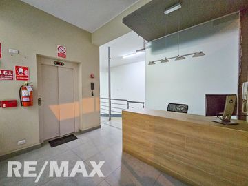 VENDO DUPLEX EN URB. COUNTRY CLUB, SAN ISIDRO
