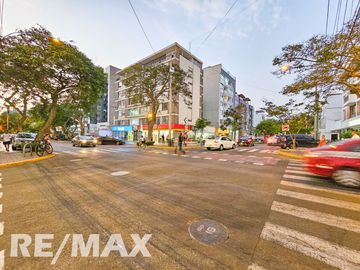 VENDO DUPLEX EN URB. COUNTRY CLUB, SAN ISIDRO