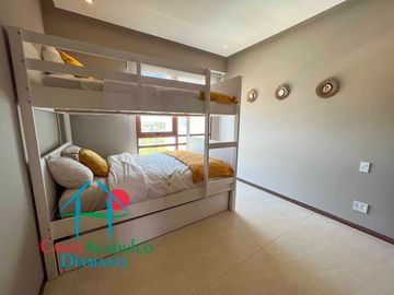 Dpartamento en renta vacacional con terraza, vista a las albercas y áreas comunes