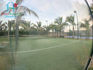 Dpartamento en renta vacacional con terraza, vista a las albercas y áreas comunes