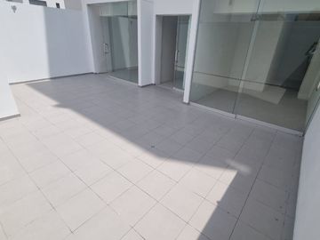 EXCELENTE FLAT DE ESTRENO CON TERRAZA PRIVADA EN CERRO COLORADO.NO PAGA ALCABALA