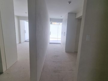 EXCELENTE FLAT DE ESTRENO CON TERRAZA PRIVADA EN CERRO COLORADO.NO PAGA ALCABALA