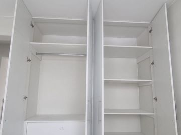 EXCELENTE FLAT DE ESTRENO CON TERRAZA PRIVADA EN CERRO COLORADO.NO PAGA ALCABALA