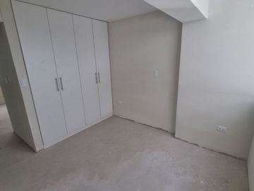 EXCELENTE FLAT DE ESTRENO CON TERRAZA PRIVADA EN CERRO COLORADO.NO PAGA ALCABALA