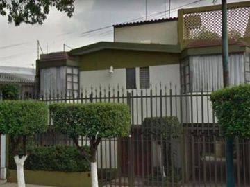 CASA EN COLONIA PASEOS DE TAXQUEÑA, ALCALDÍA COYOACÁN, GRAN OPORTUNIDAD DE INVERSIÓN
